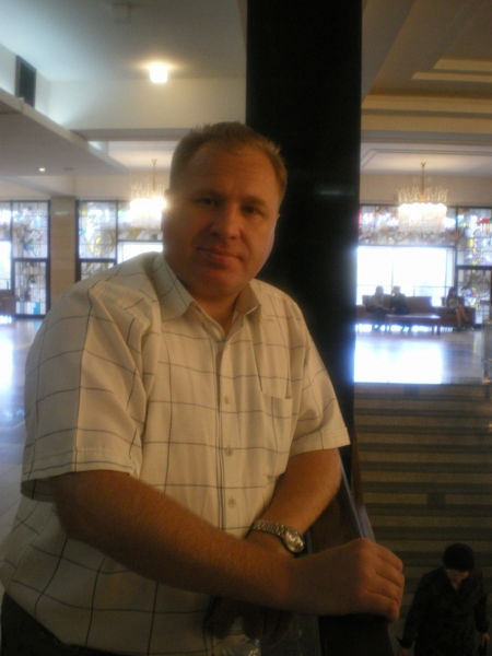 Олег Суханов