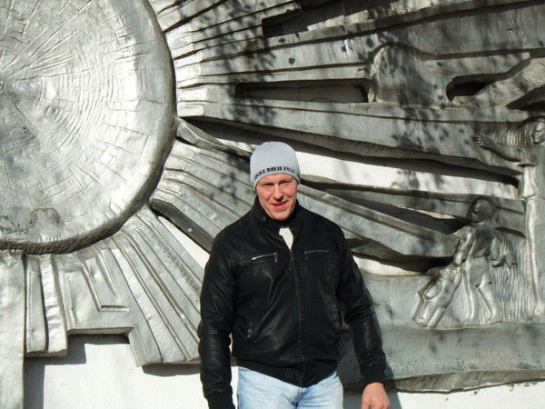 Олег Калечин