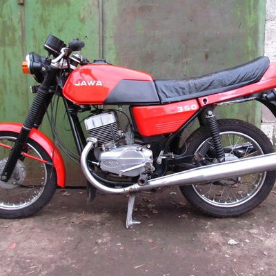 Миша Адамец