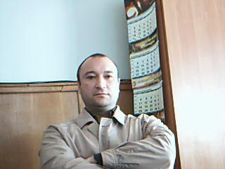 Уткир Акбаров