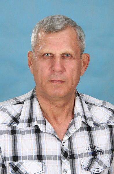 Александр Ларин