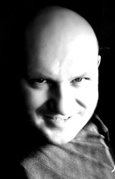 Олег Старков