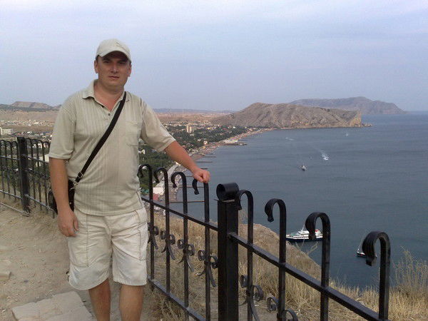 Олег Борисенко