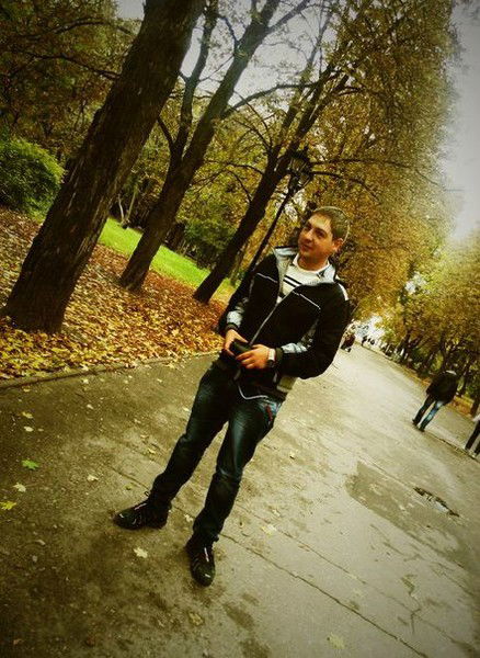 Олег Заварзин