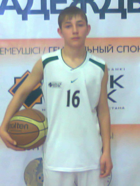 Макс Азовский