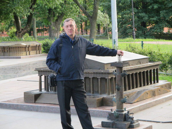 Борис Лукичев