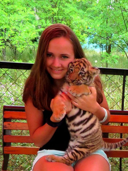 Лена Боголиб