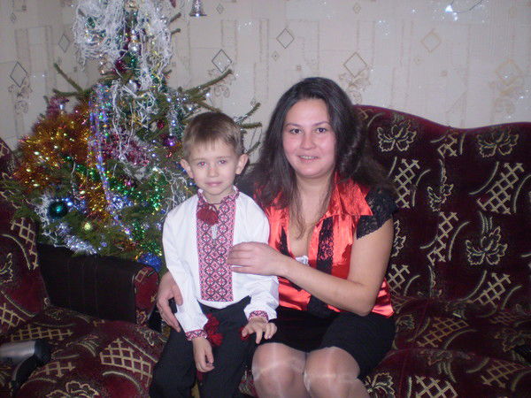 Лола Буриева