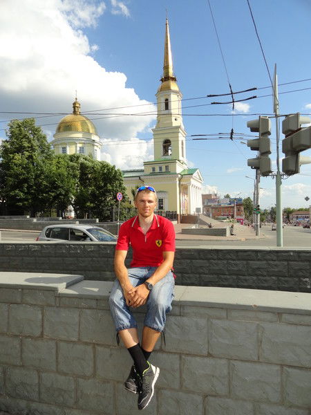 Толян Храбрецов