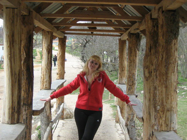 Юля Левченко