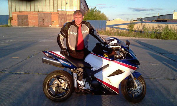 Александр Иванов