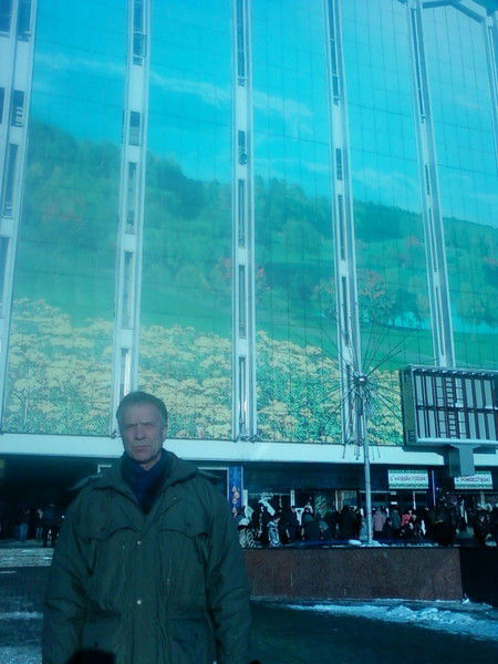 Александр Петров