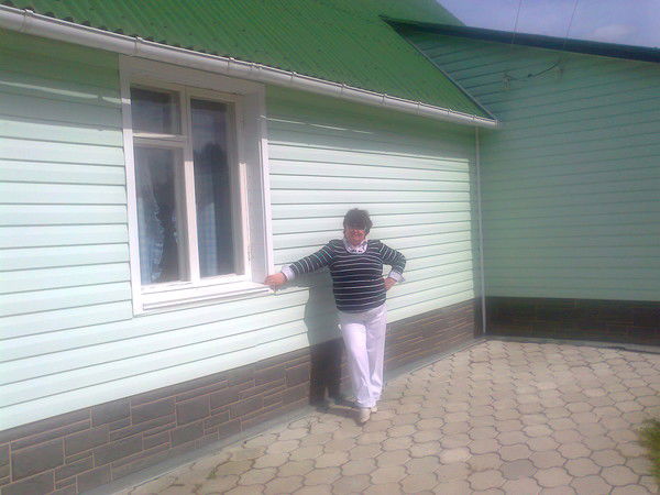 Любовь Попова