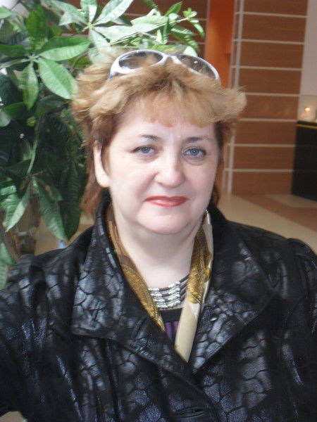 Лена Комаровская