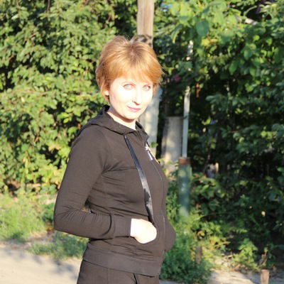 Лена Попова