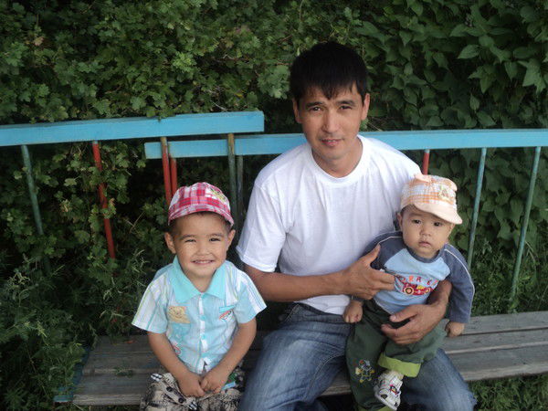 Асылбек Искаков