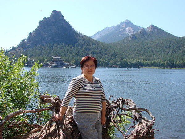 Баян Юсинова