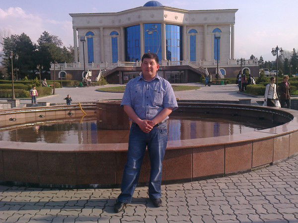 Арман Усенов