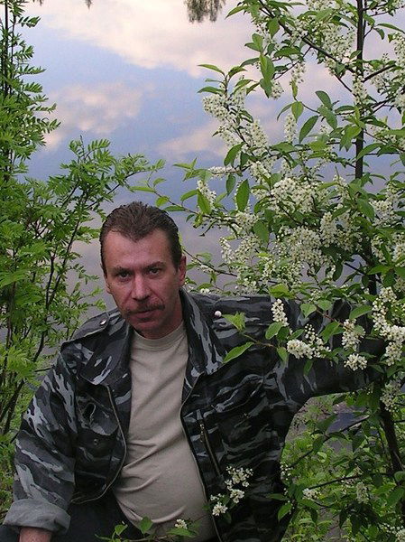 Олег Новиков