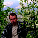 Олег Новиков