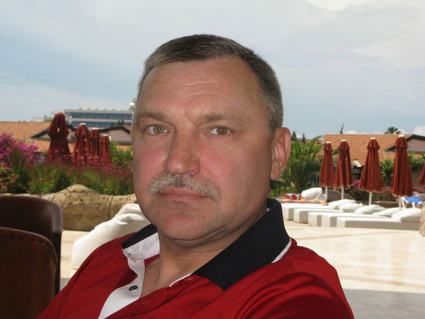 Михаил Макеев