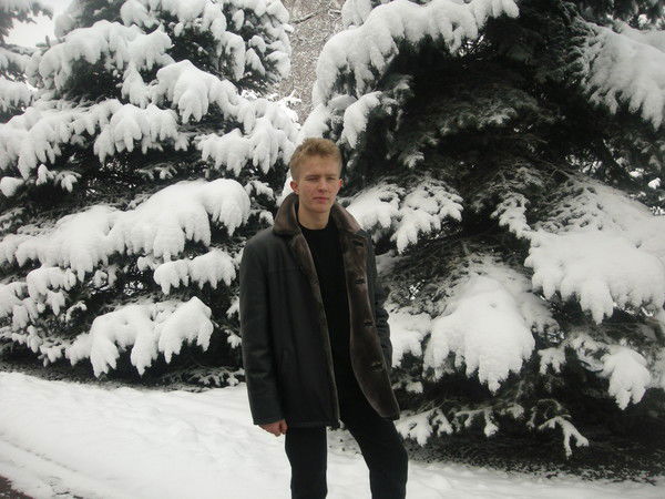 Илья Половинка