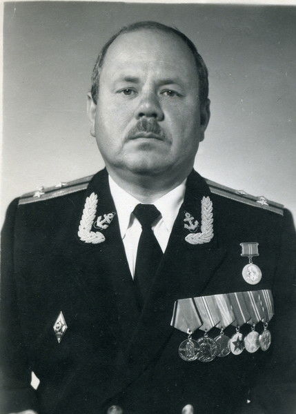 Александр Карлов