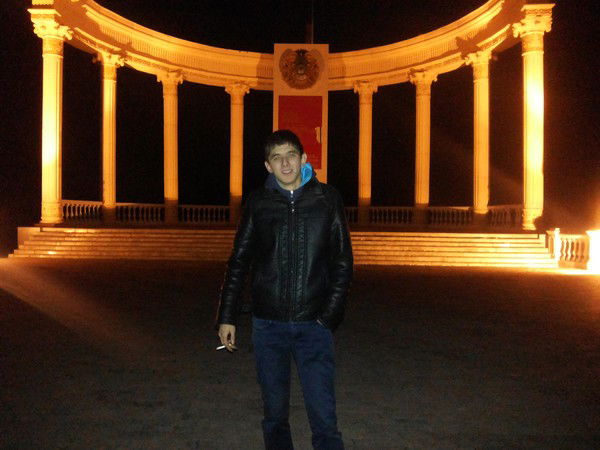 Жан Ускембаев