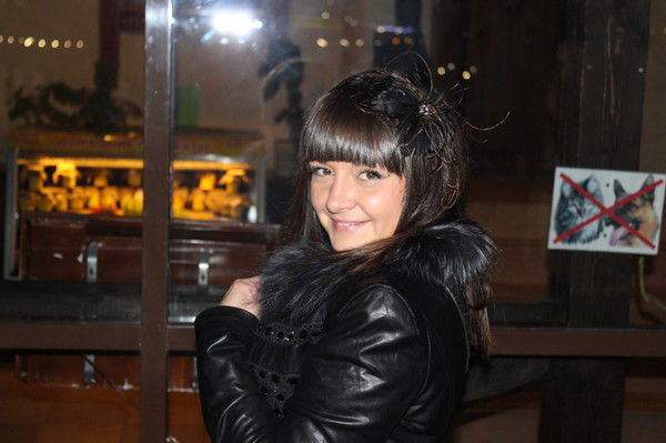 Оля Лютикова