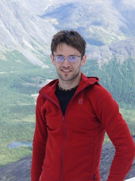 Денис Максимов