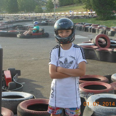 Максим Париев