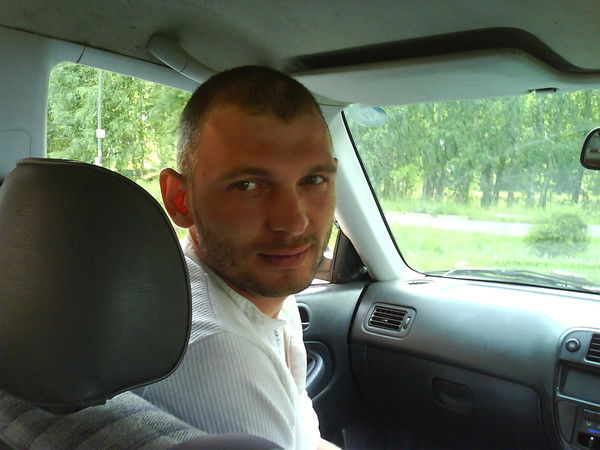 Алексей Жаров