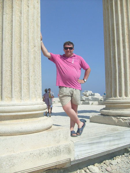 Александр Остапенко