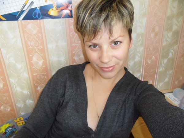 Лена Гонишева