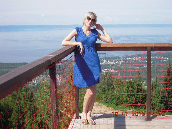 Анна Светлолобова