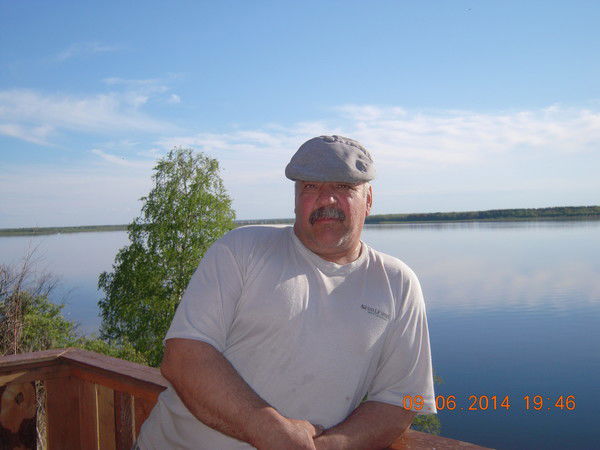 Иван Сухарник