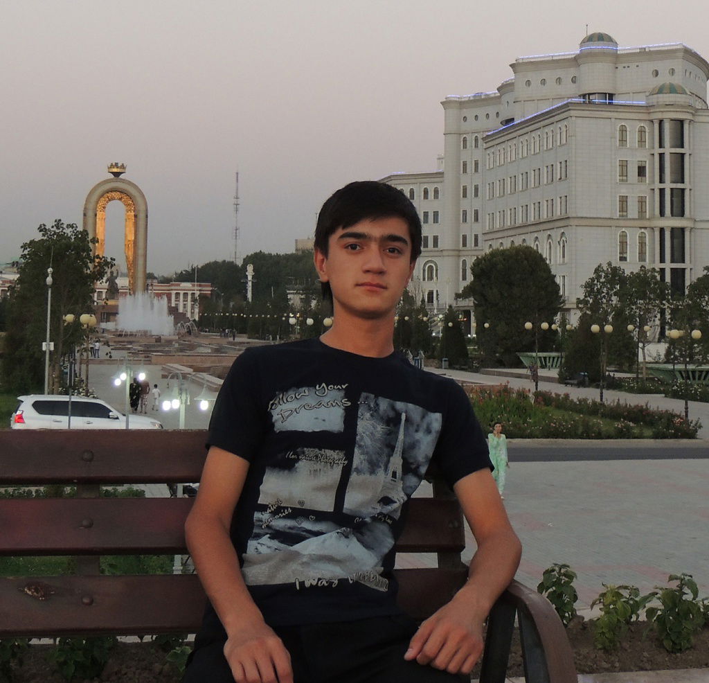 Бурхон Хайруллоев