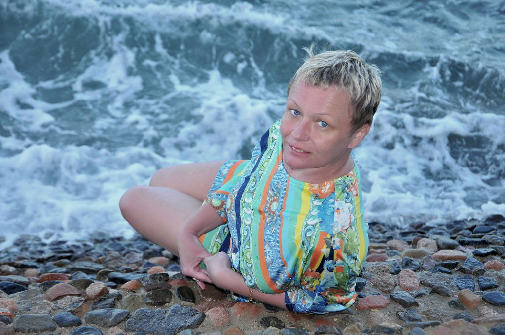 Еленка Лещенко