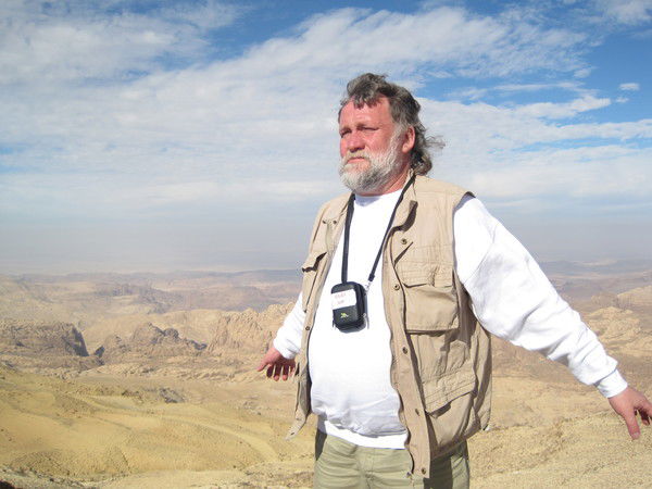 Владимир Петров