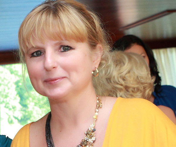 Елена Попова