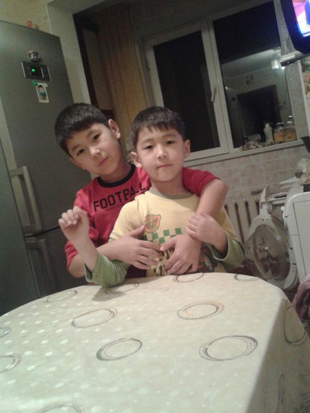 Арнур Садешов