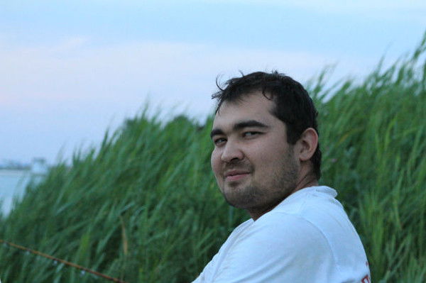 Макс Шапенов