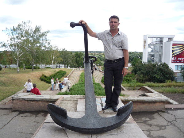 Анатолий Левченко