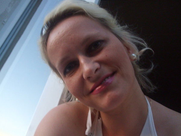 Елена Чекменёва