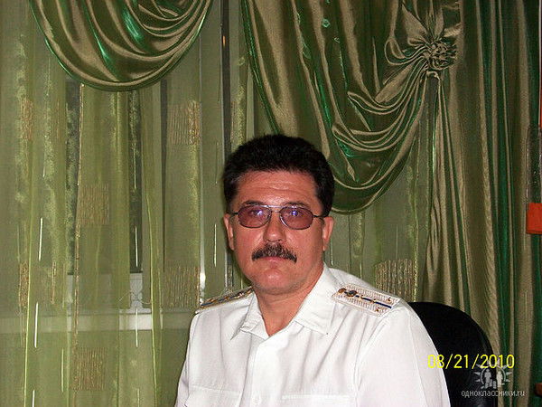 Александр Живов