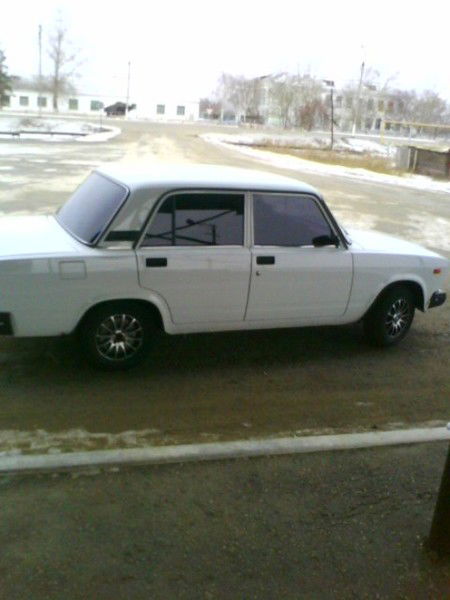 Антон Холодков