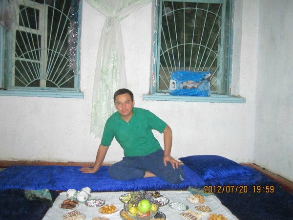 Уктам Баротов