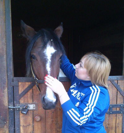 Лера Фарниева