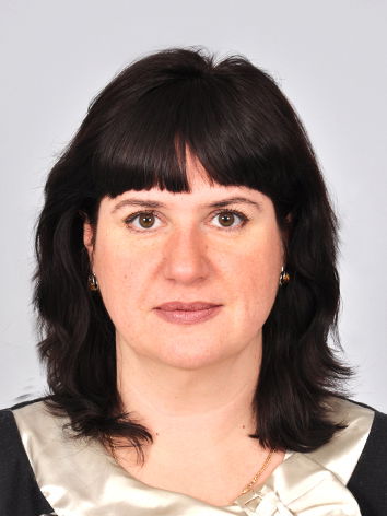 Анна Алипова