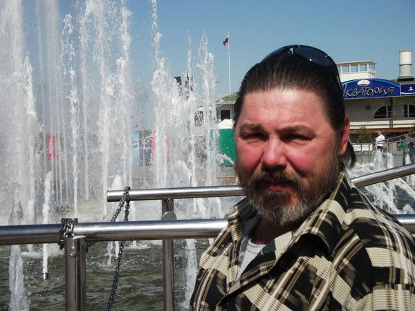 Сергей Максаков